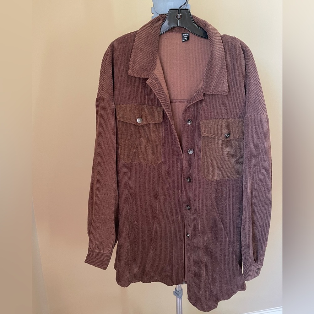 Shein Curvy short jacket in a size 2xl. Dark pink with brown pockets.